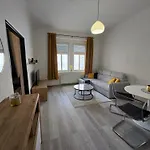 útulný V Nuslích Kousek Od Centra Prahy - Cozy Modern Near Center