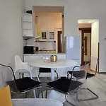 útulný V Nuslích Kousek Od Centra Prahy - Cozy Modern Near Center *
