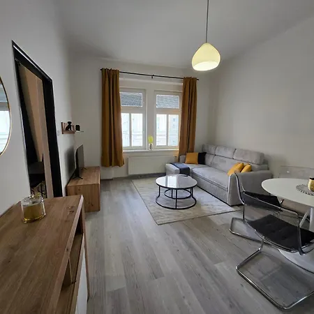 útulný V Nuslích Kousek Od Centra Prahy - Cozy Modern Near Center