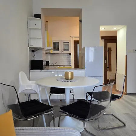 útulný V Nuslích Kousek Od Centra Prahy - Cozy Modern Near Center *